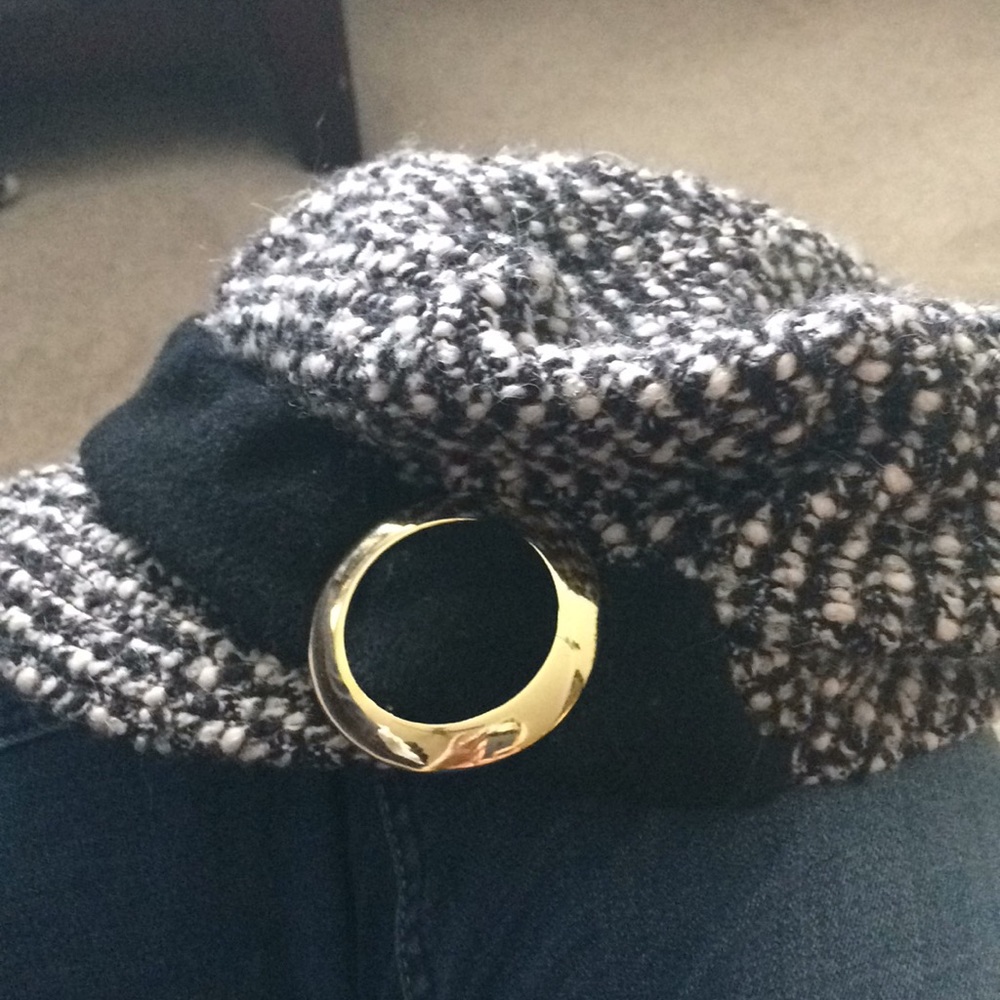 UVGC  NEWSBOYS HAT. . BLACK AND WHITE .